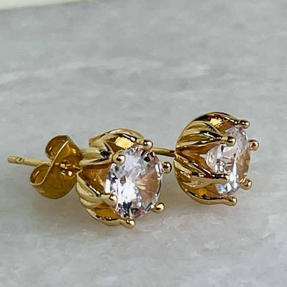 18k Yellow Gold Plated Cubic Zirconia Stud Earrings Stone Color is White - Picture 4 of 14
